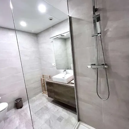 New Beachside With Sea Views * Manilva