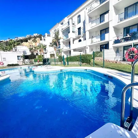 Apartment New Beachside With Sea Views