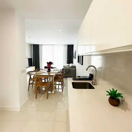 New Beachside With Sea Views Apartment Manilva