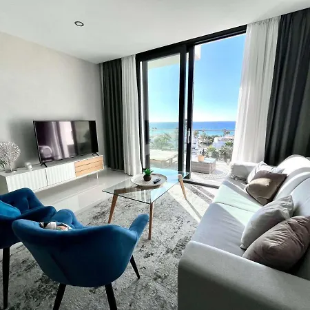 New Beachside With Sea Views Apartment