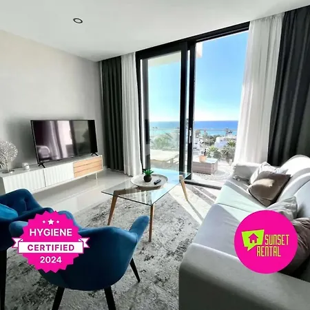 Apartment New Beachside With Sea Views Manilva